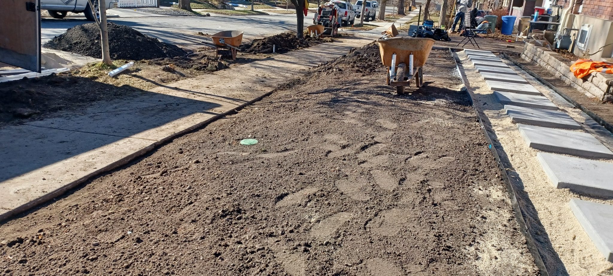 XEROSCAPE (BEFORE5) Dirt lot before paving instal